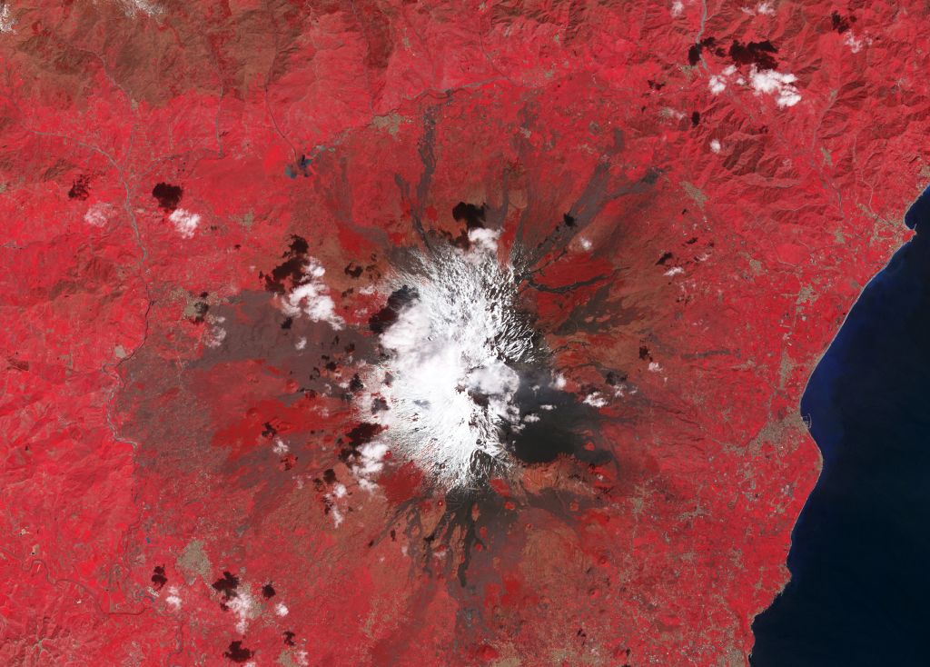 Гора Этна, Стратовулкан, Сицилия, Италия, Спутниковое Изображение, Наса, HD, 2K